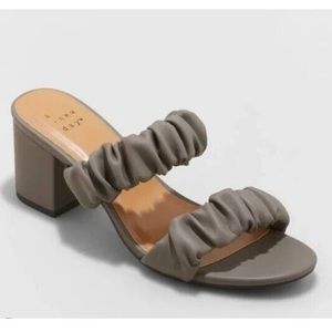 Wanda Heels - A New Day: Charcoal Gray 5.5